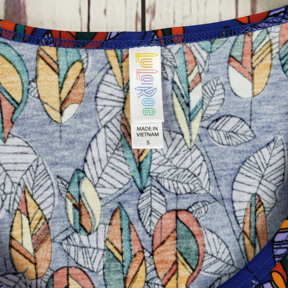 LulaRoe Lynnae Top Womens Size Small Long Sleeve Floral Scoop Neck Blue NWT - Picture 7 of 7